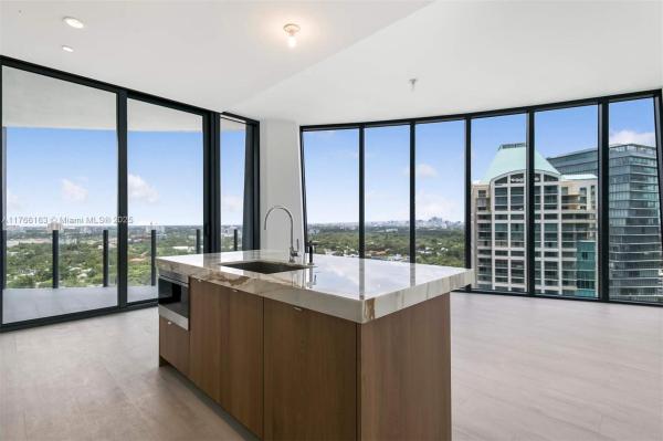 CLUB RESIDENCES AT PARK G