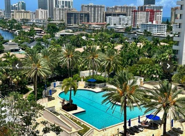 NORTH TOWER AT THE POINT