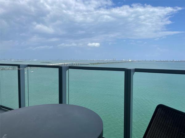 BISCAYNE BEACH CONDO