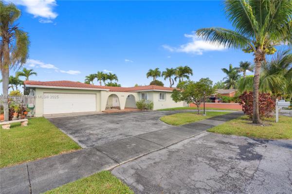 VILLAS OF SUNSET PARK