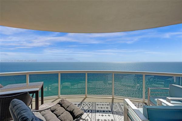 17555 COLLINS AVE #2903, SUNNY ISLES BEACH, FL 33160