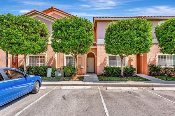 Catalina Lakes Townhomes