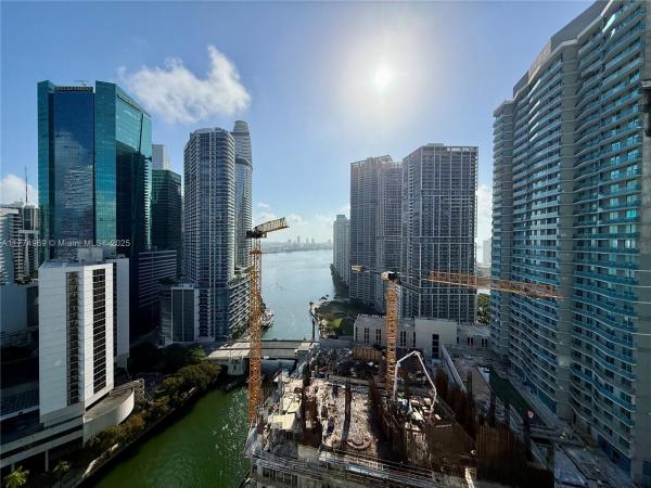 BRICKELL ON THE RIVER N T