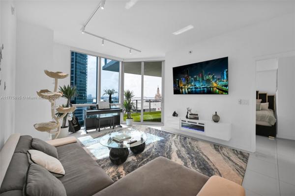 851 NE 1ST AVE #1407, MIAMI, FL 33132