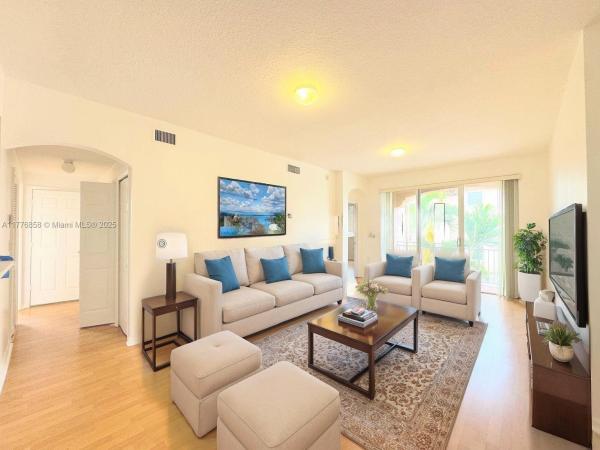 THE COURTS AT DORAL ISLES