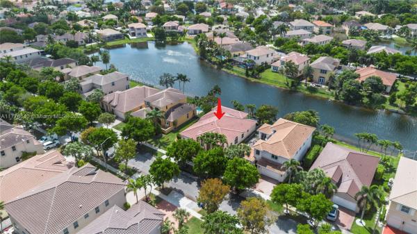 POD 7 AT MONARCH LAKES