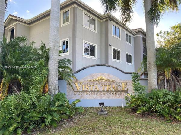 VISTA TRACE 2 CONDO