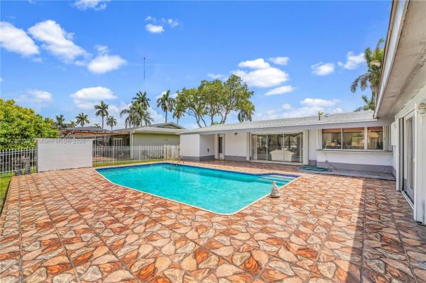 NORTH DADE COUNTRY CLUB V