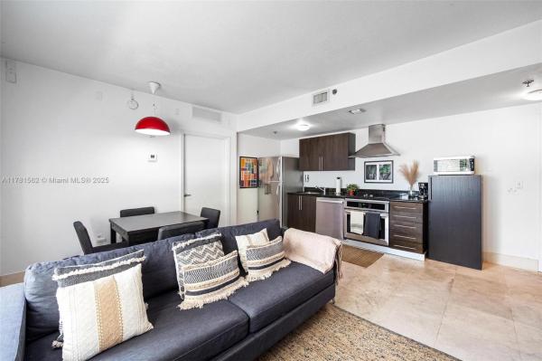 1300 PENNSYLVANIA CONDO