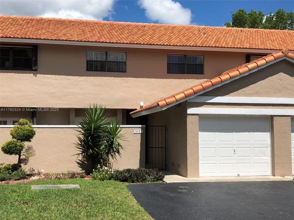 TOWNHOMES OF LA JOLLA