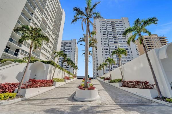 1880 S OCEAN DR #TS401, HALLANDALE BEACH, FL 33009