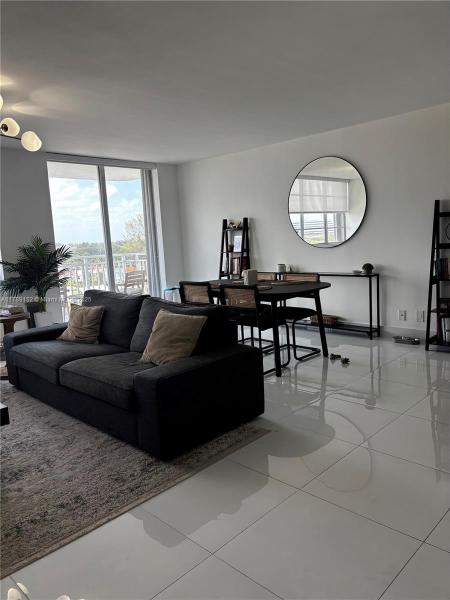 BAYVIEW TOWERS CONDO SOUT