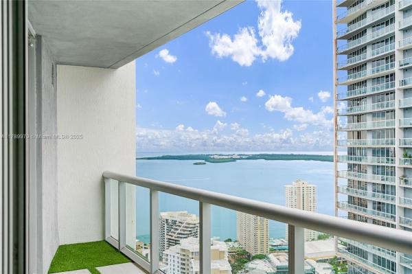ICONBRICKELL CONDO NO 1