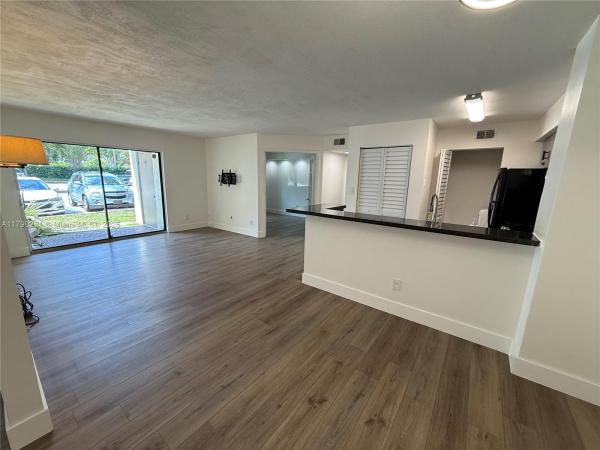 HOLLYWOOD PARC CONDOMINIU