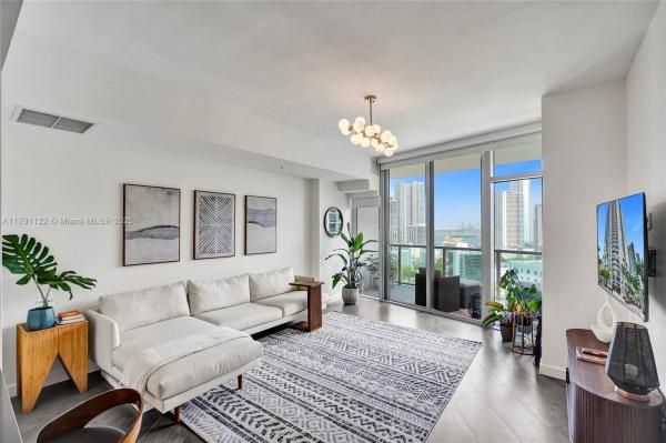 FOUR MIDTOWN MIAMI CONDO