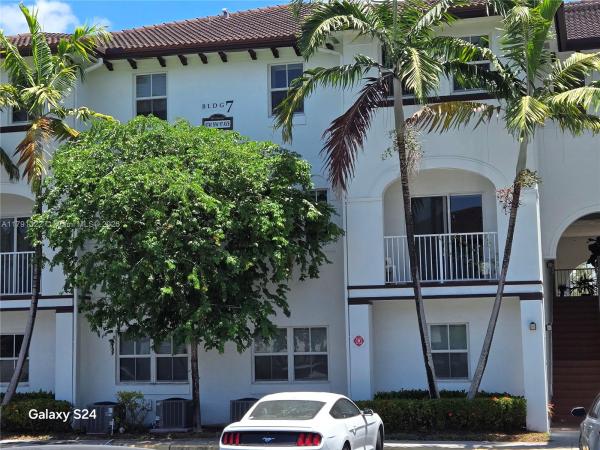 ST MAARTEN AT GRAND BAY