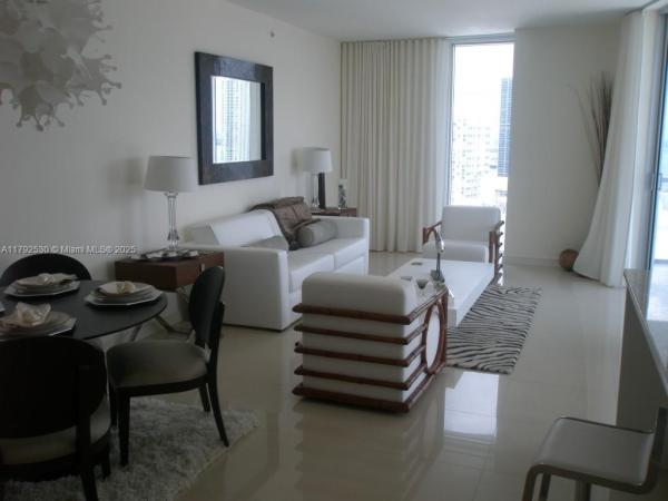 LATITUDE ON THE RIVER CON