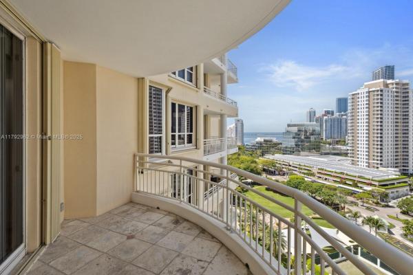 ONE TEQUESTA POINT CONDO