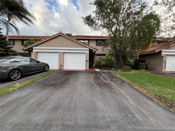 TOWNHOMES OF LA JOLLA