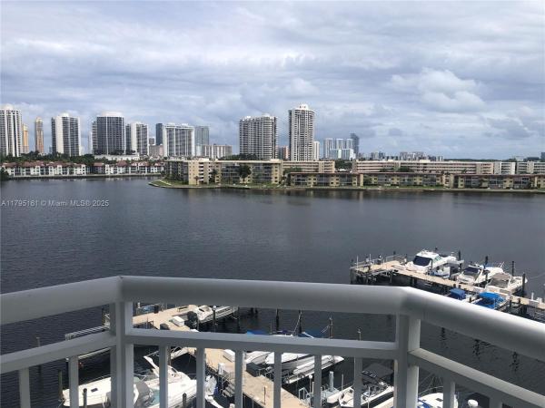 18081 BISCAYNE BLVD #703, AVENTURA, FL 33160