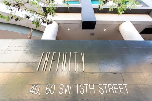 INFINITY AT BRICKELL COND