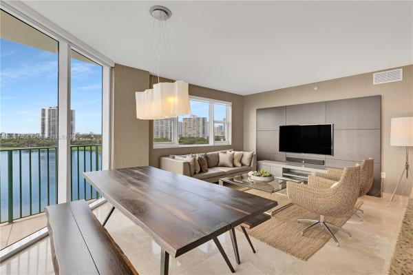 TURNBERRY VLG NO TOWER CO