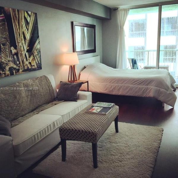 THE CLUB AT BRICKELL BAY