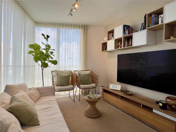 BISCAYNE BEACH CONDO