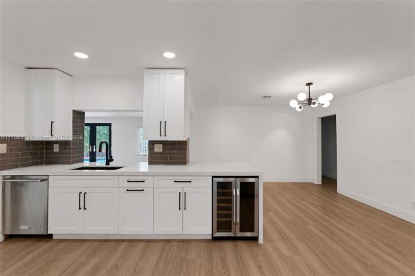 IMPERIAL POINT 2 SEC