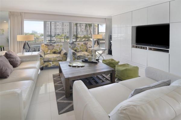 KINGS POINT IMPERIAL COND