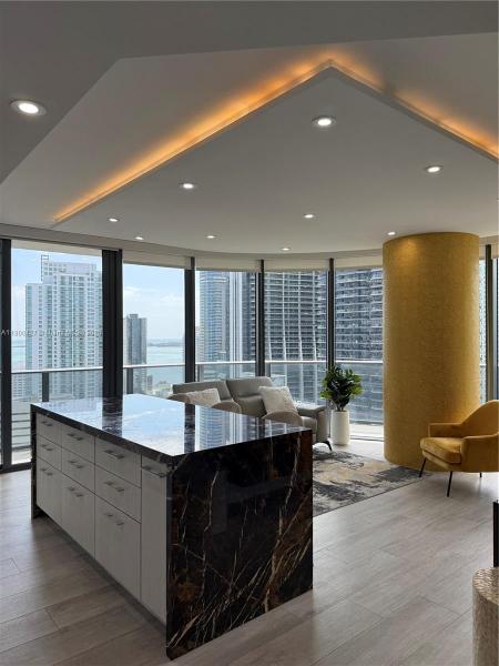 55 SW 9TH ST #2703, MIAMI, FL 33130