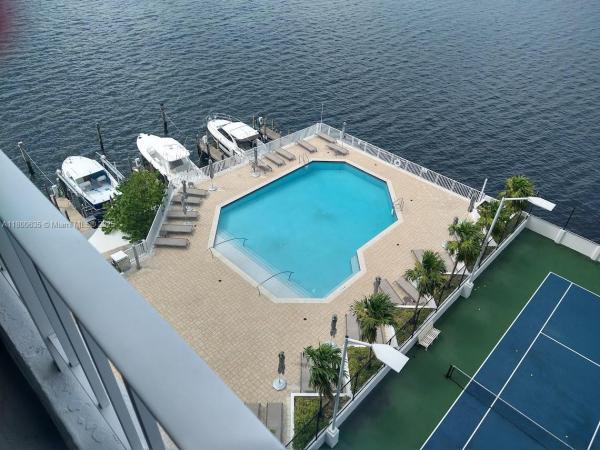 BRICKELL HARBOUR CONDO