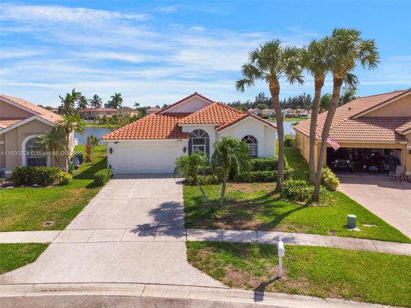 LAKE CHARLESTON TR S