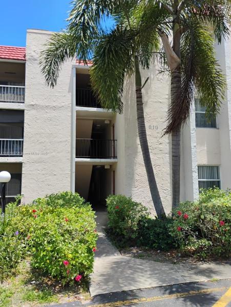 SPANISH OAKS CONDOMINIUMS
