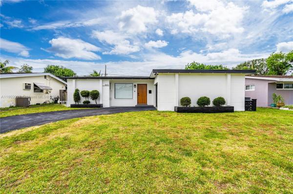 SUNRISE GOLF VILLAGE SEC