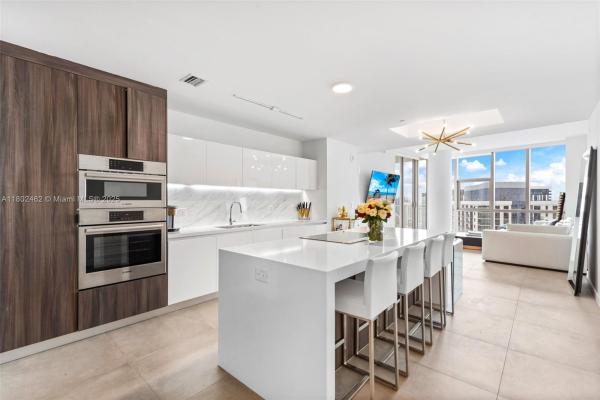 851 NE 1ST AVE #4011, MIAMI, FL 33132