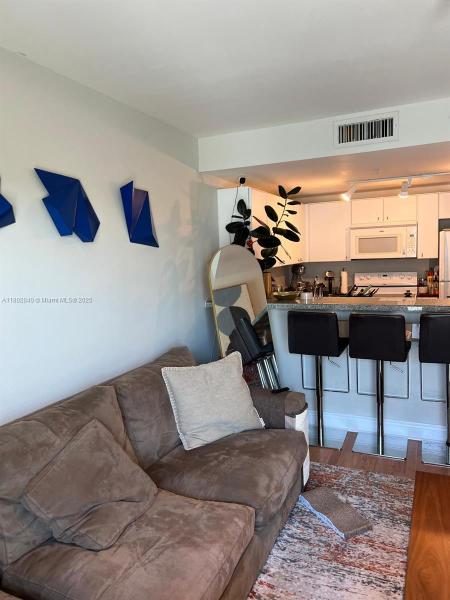 VILLAGGIO IN THE GROVE TO