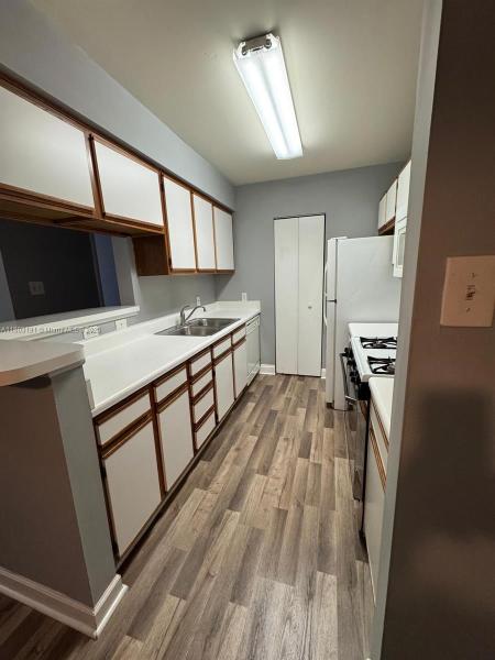 HAMMOCKS TRAILS CONDO