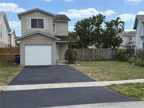 ORCHARD LAKE TOWNHOUSES