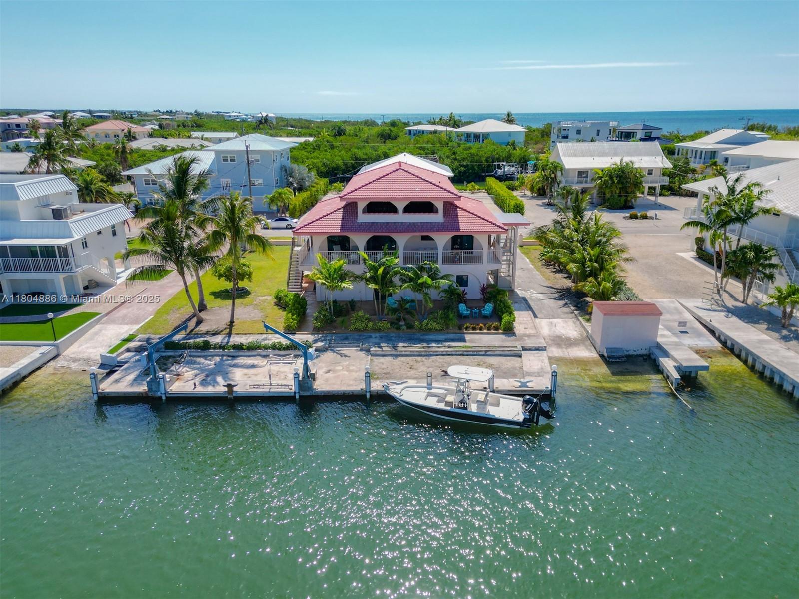 Coco Plum Beach - фото