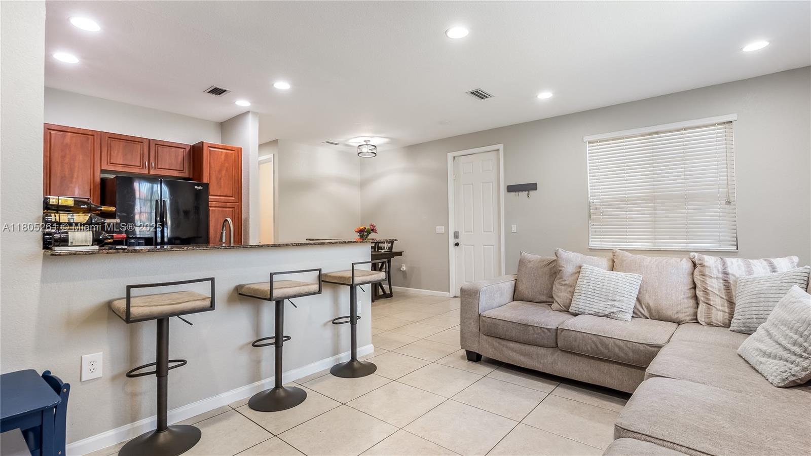 CALABRIA CONDOMINIUM - фото