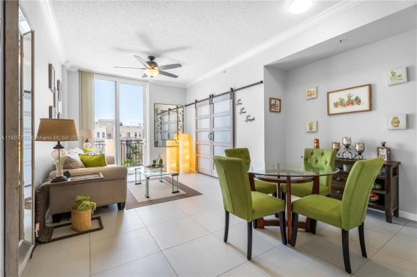 LAS OLAS BY THE RIVER CON