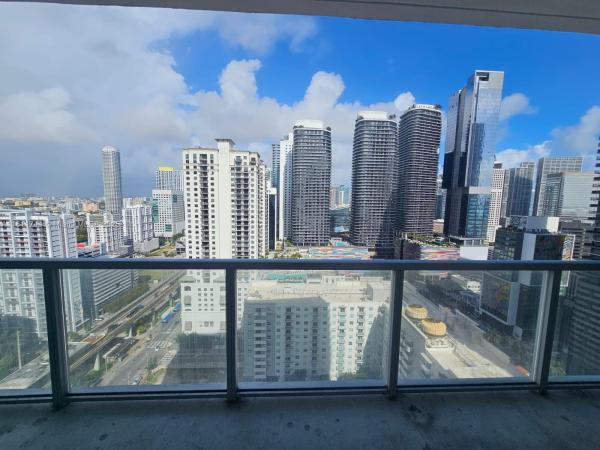 THE AXIS ON BRICKELL II C