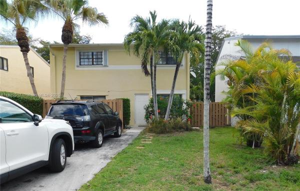 JUNIPER AT THE HAMMOCKS