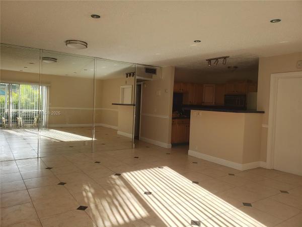 SEVENTEENTH GREEN CONDO