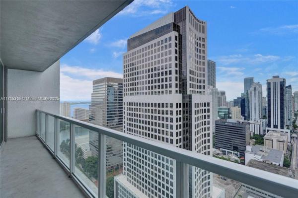 500 BRICKELL WEST CONDO