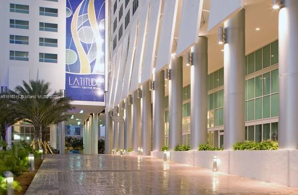 LATITUDE ON THE RIVER CON