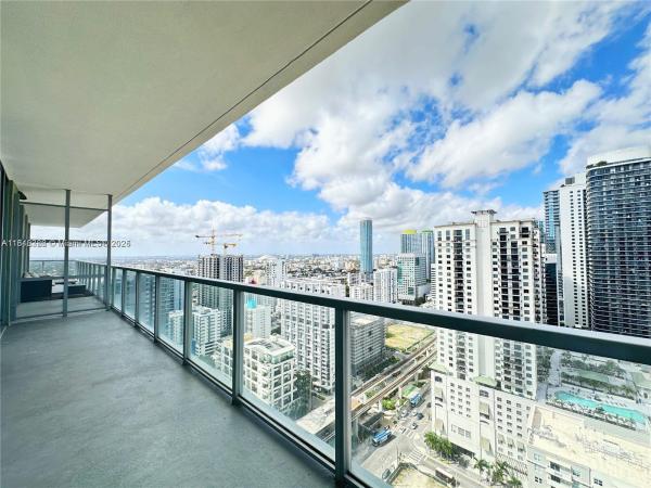 THE AXIS ON BRICKELL II C
