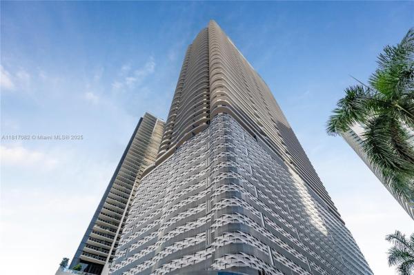 1000 BRICKELL PLZ #2004, MIAMI, FL 33131