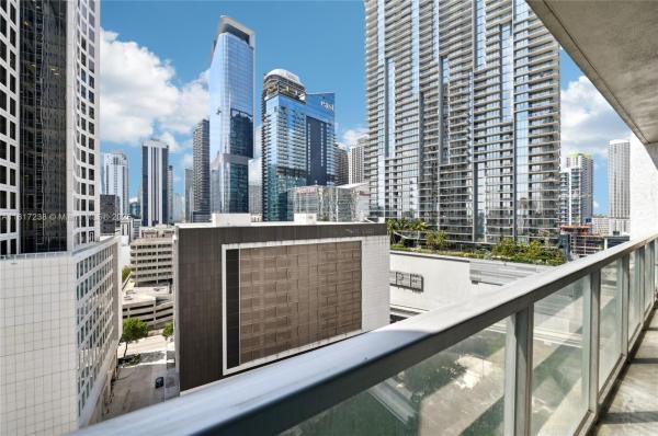 500 BRICKELL WEST CONDO